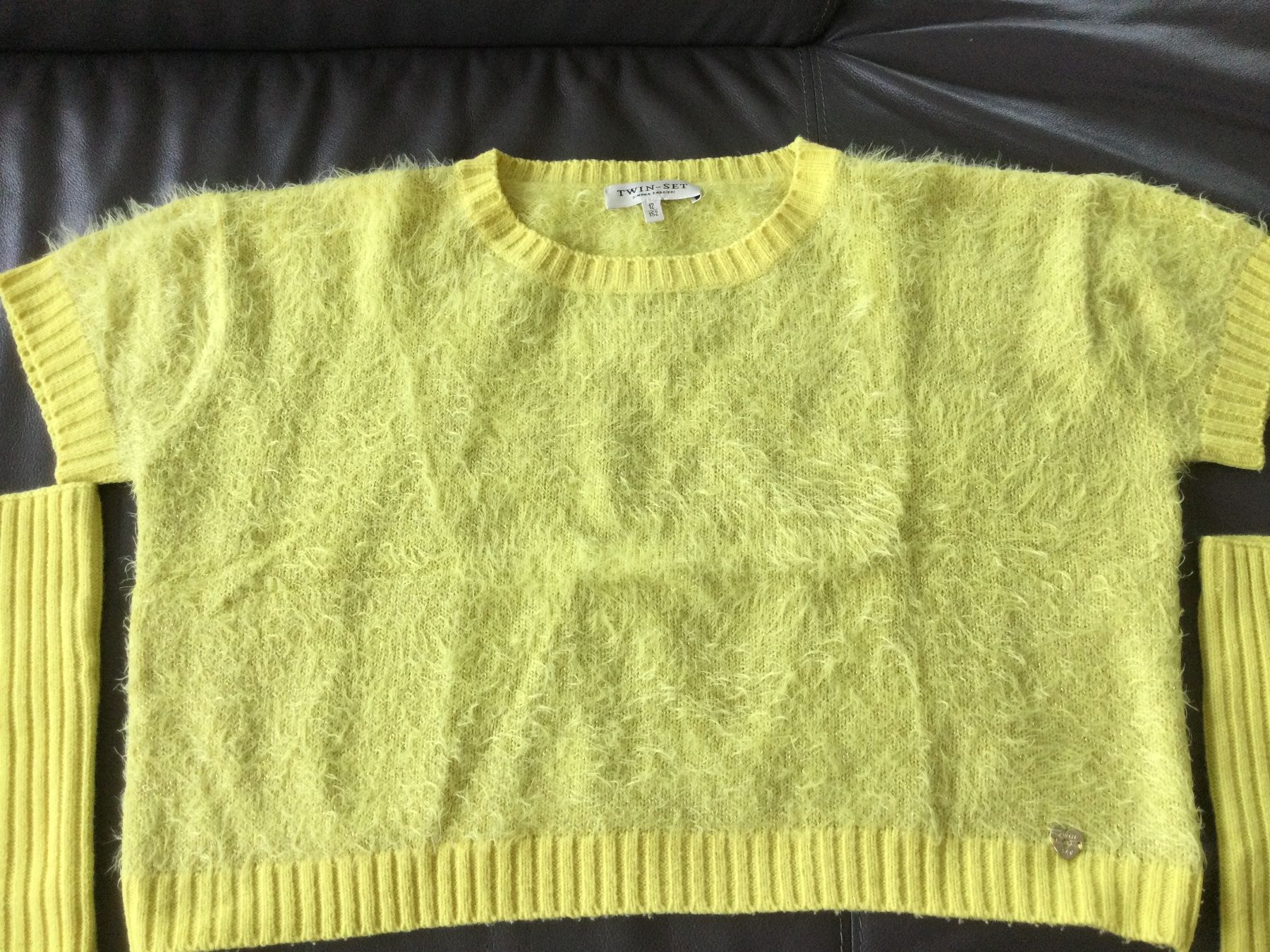 Twinset Pullover & Sweatshirts: Exclusiver Pullover mit Armstulpen – Gebraucht aus Horw von Benny017 1