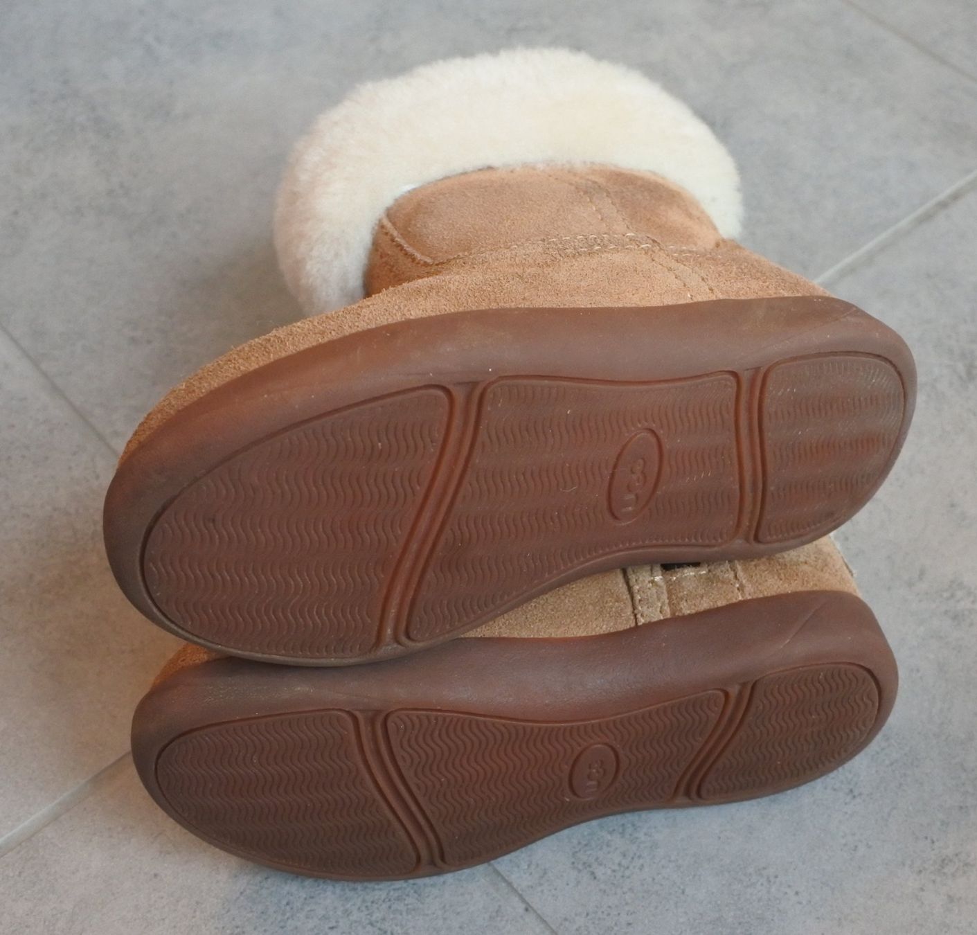 Ugg Scarpe per ragazzi: UGG - Kleinkinder Jorie Boot Grösse 23.5 – Usato da Lugano venduto da fc2017 7