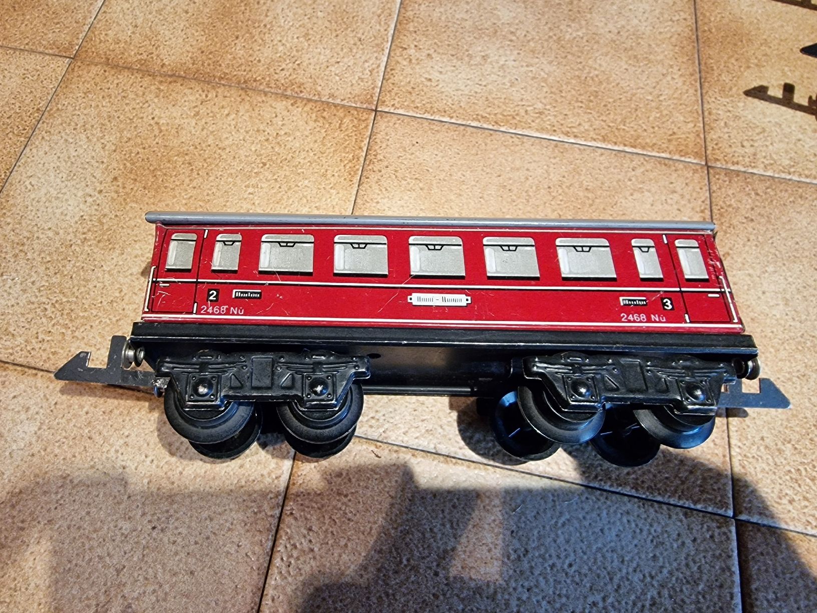Distler Modellini di ferrovie: Antike Blechwagen Set Distler 3-teilig – Usato da Grosshöchstetten venduto da Tatj0 1