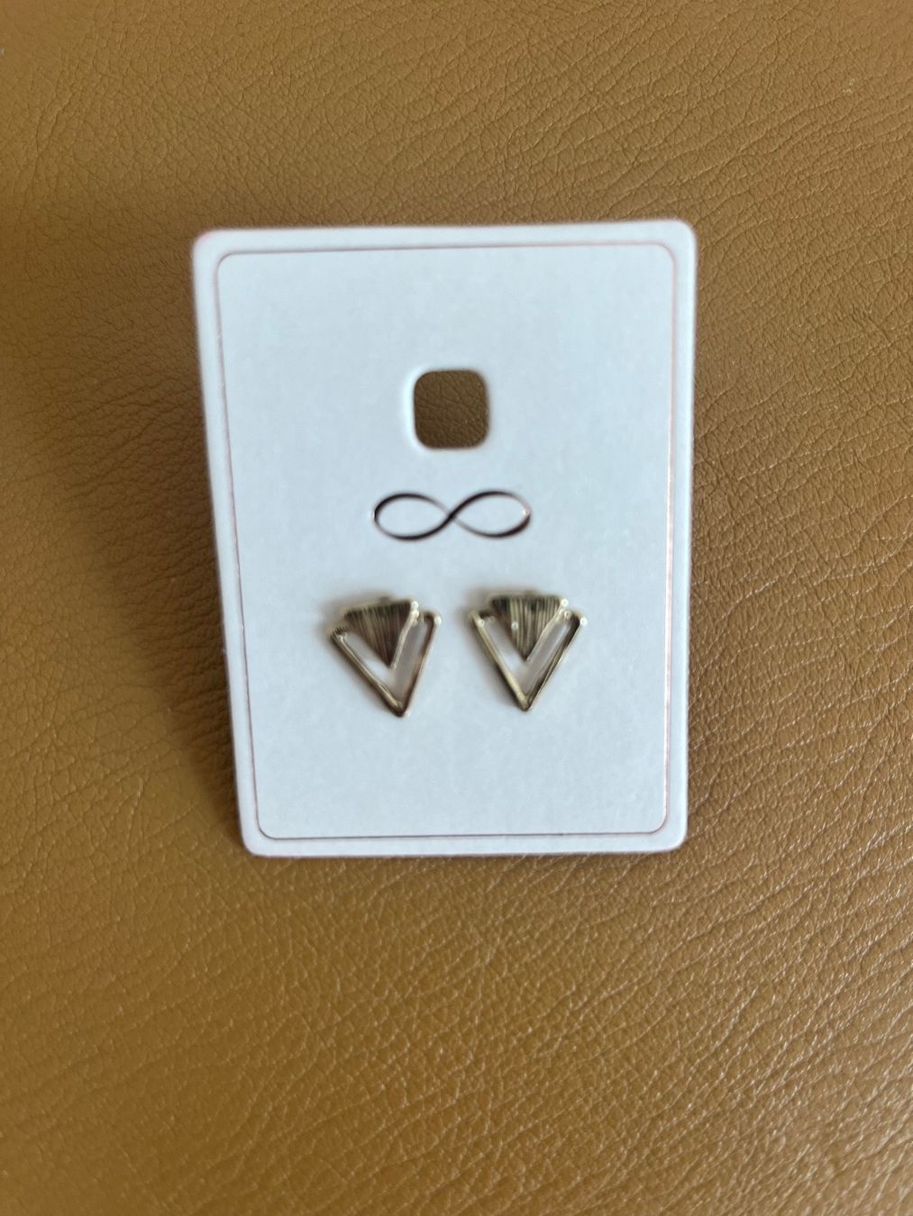 Ohrringe & -stecker: Boucles d’oreilles dorées – Neu und originalverpackt aus Neuchâtel von Ariane_vn00
