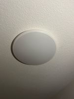 Moderne LED-Deckenleuchte