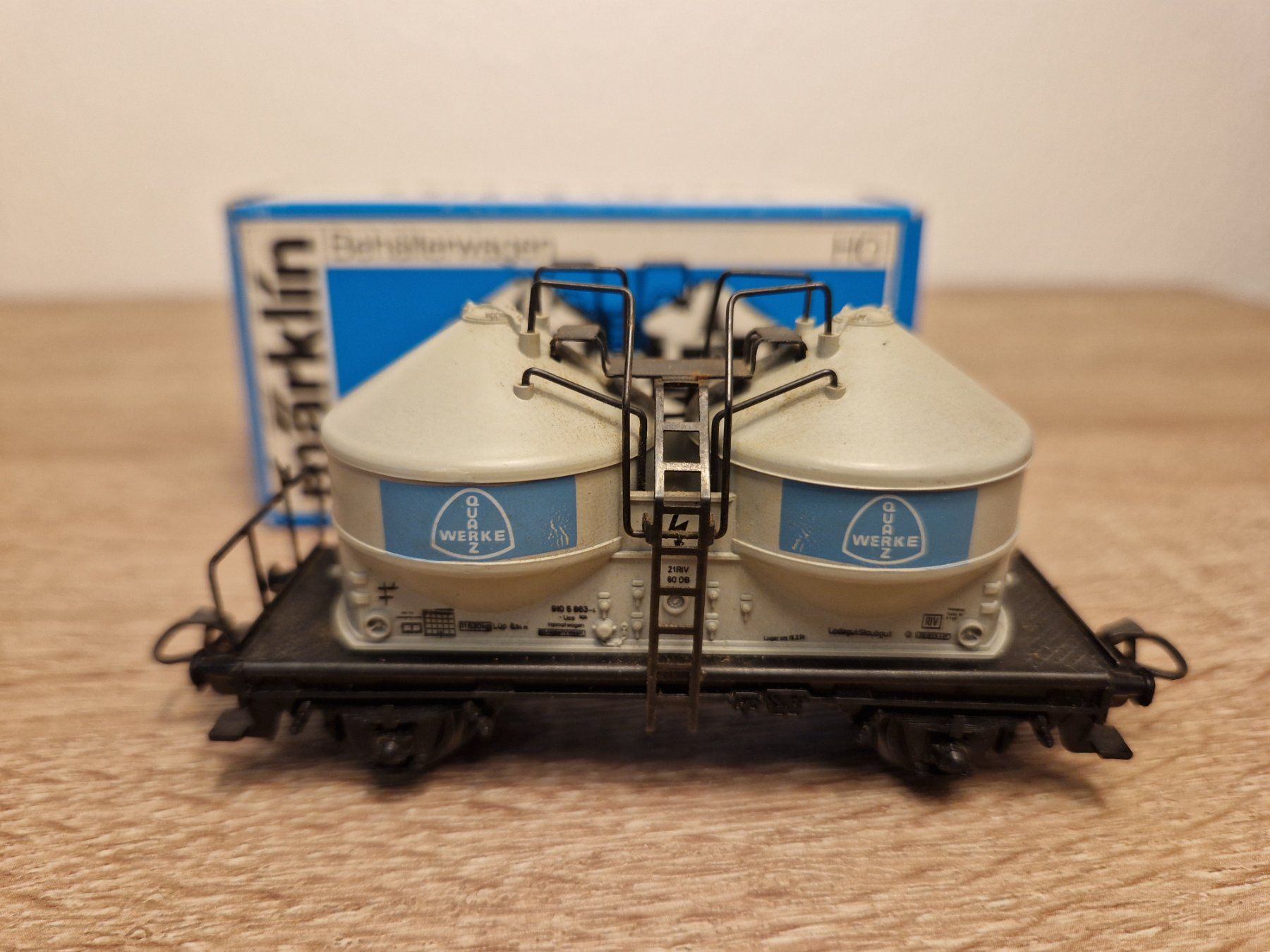 Märklin Modellini di ferrovie: Märklin 4661 Behälterwagen DB H0 – Usato da St-Aubin-Sauges venduto da tantome 1