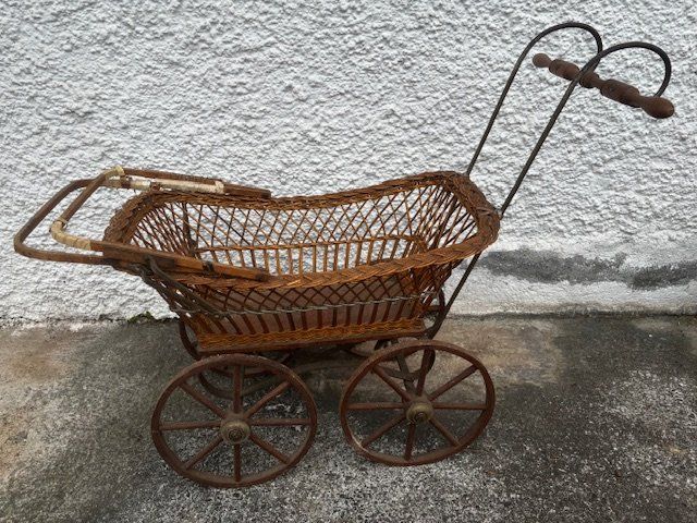 Carrozzine per bambole: Antik Kinderwagen – Usato da Siebnen venduto da Bluenight050189