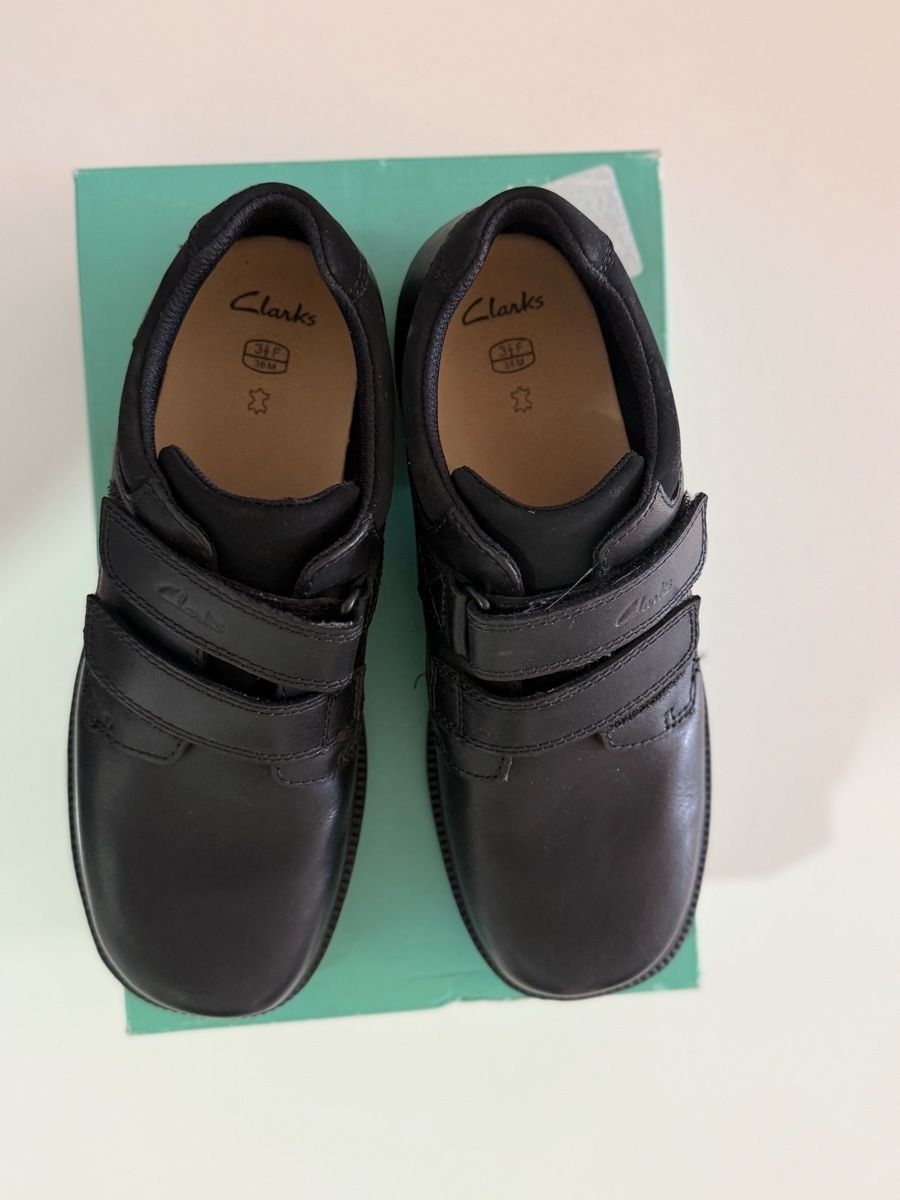 Herrenschuhe: Chaussures Clarks  – Neu und originalverpackt aus Denges von tin_2fxr 1