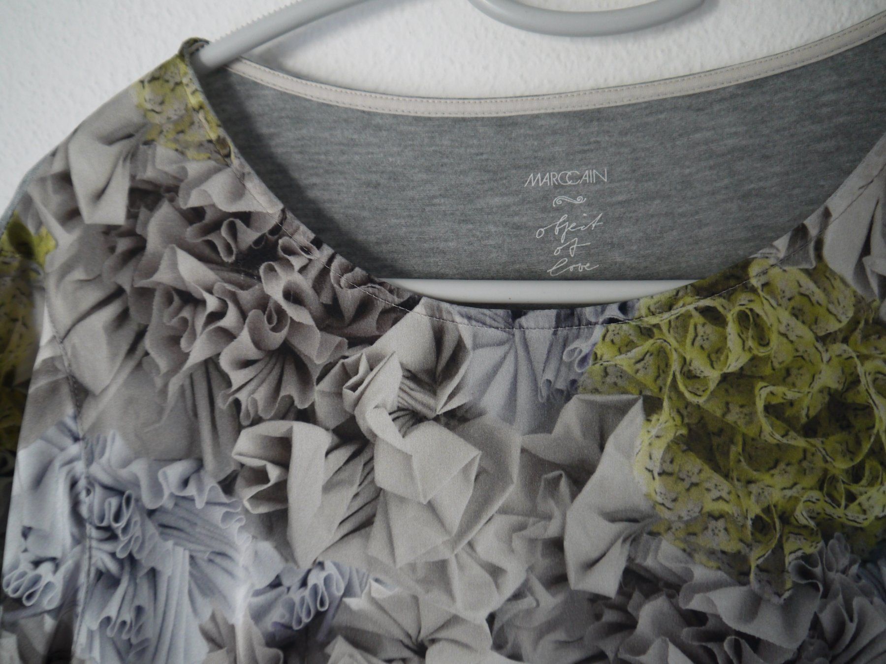Marc Cain Chemisiers: Marc Cain Bluse aus Seide N3 – D'occasion à Hagendorn par Blaf 1