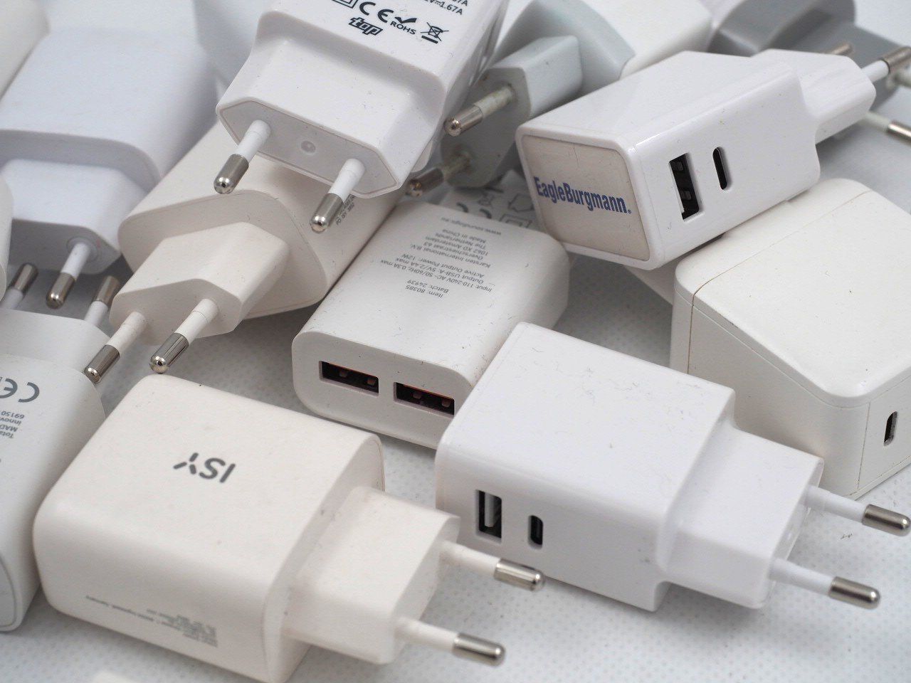 Laufwerke & Adapter: MULTI Ladeadapter 20 Stk. CH-Stecker (26073074DZ) – Gebraucht aus Zürich von fundsachenverkauf 2