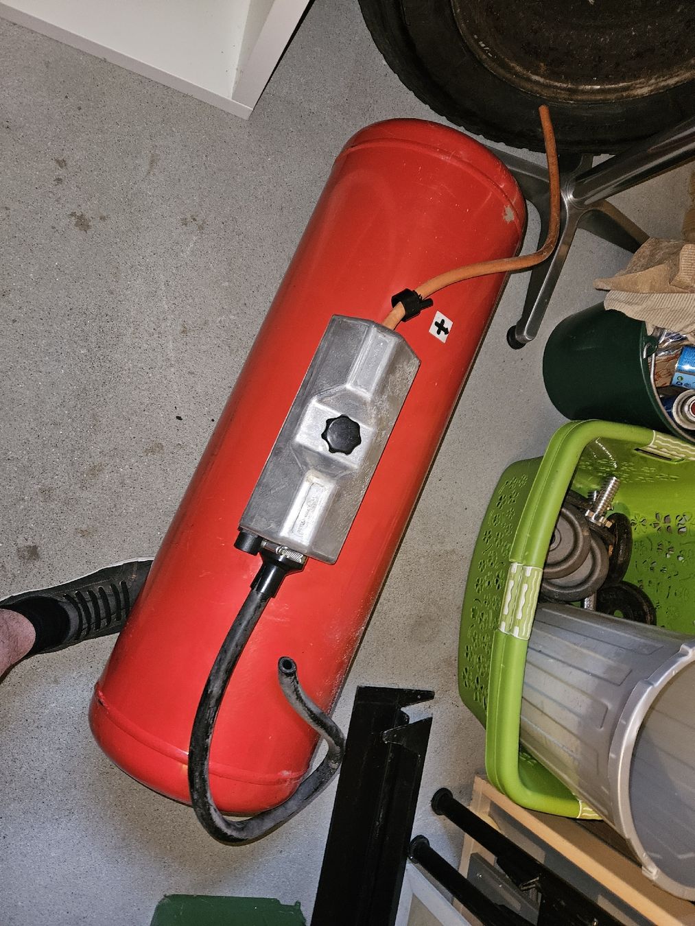 Sonstiges Fahrzeugzubehör: Gastank 70l – Neu (gemäss Beschreibung) aus Huttwil von Schlumpf_2