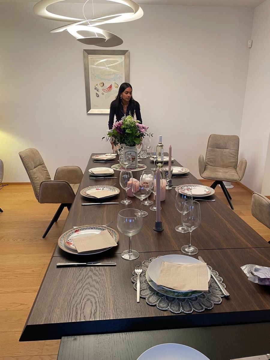 Tavoli: Extendable Oak & Iron Dining Table and 8 chairs – Usato da Kilchberg ZH venduto da ish_8xyw