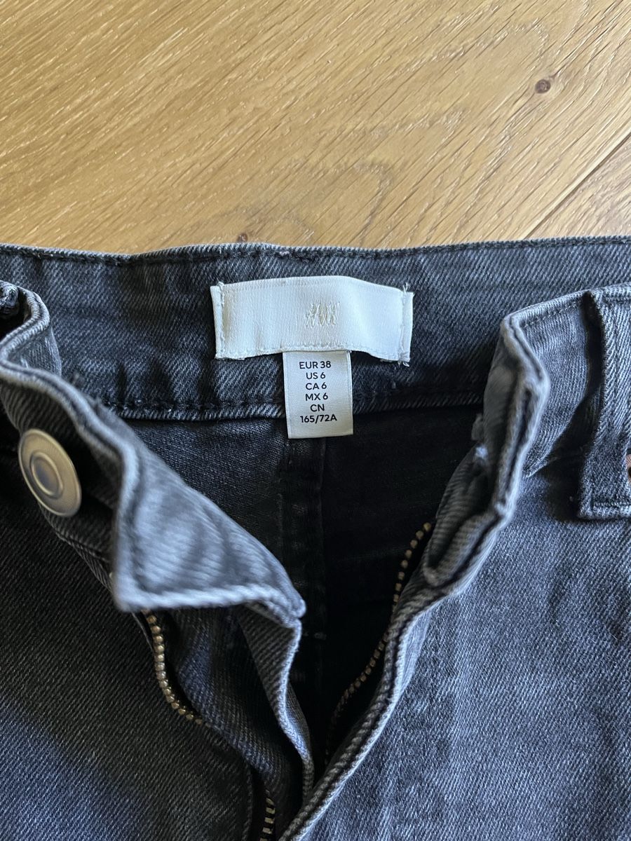 H&M Jeans: Black jeans H&M – Usato da Dietlikon venduto da ell_p7fn 1