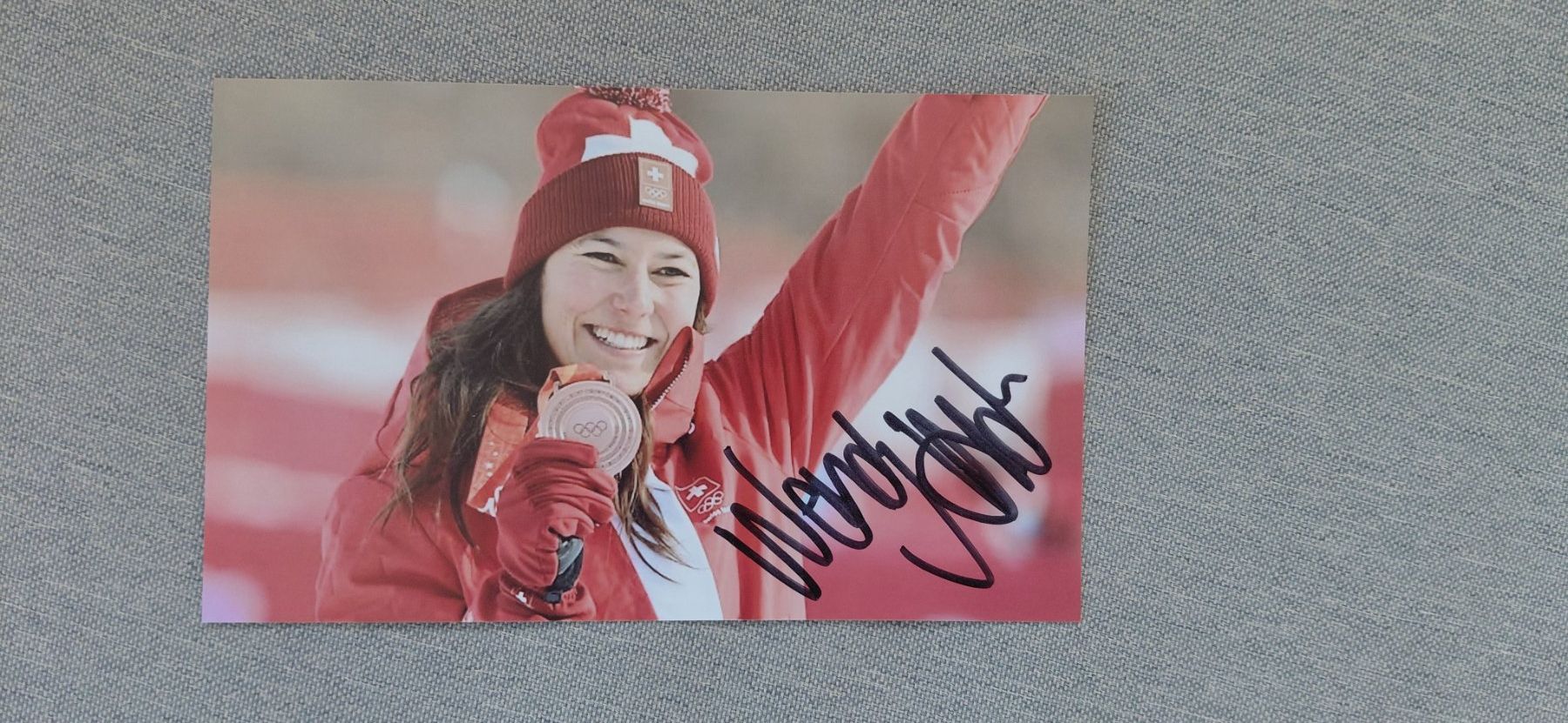 Autografi: Autogramm Wendy Holdener – Usato da Schmerikon venduto da Olympia04