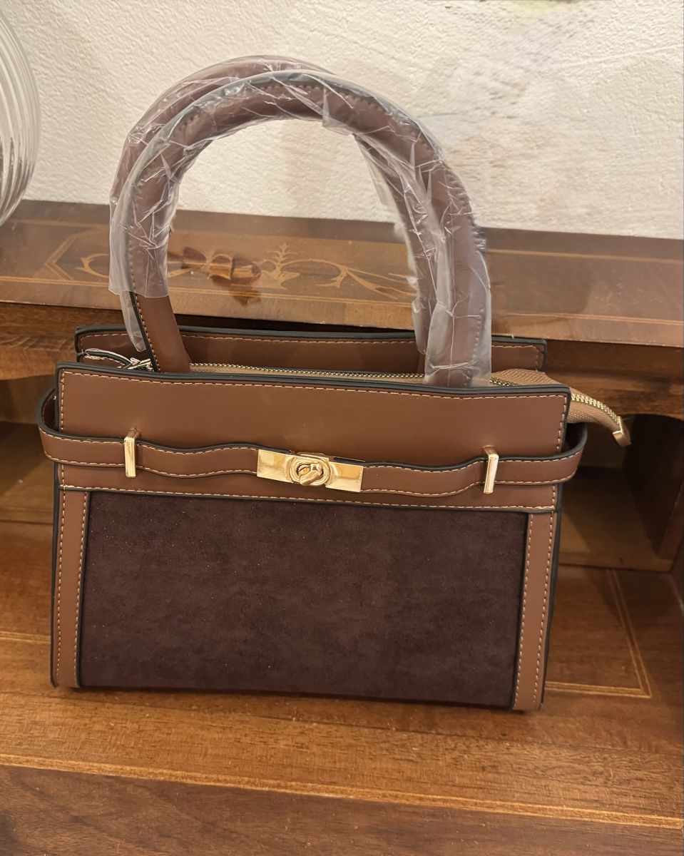 Taschen für Damen: Elegante Handtasche (neu) – Neu und originalverpackt aus Lachen SZ von artbyblondangel 4
