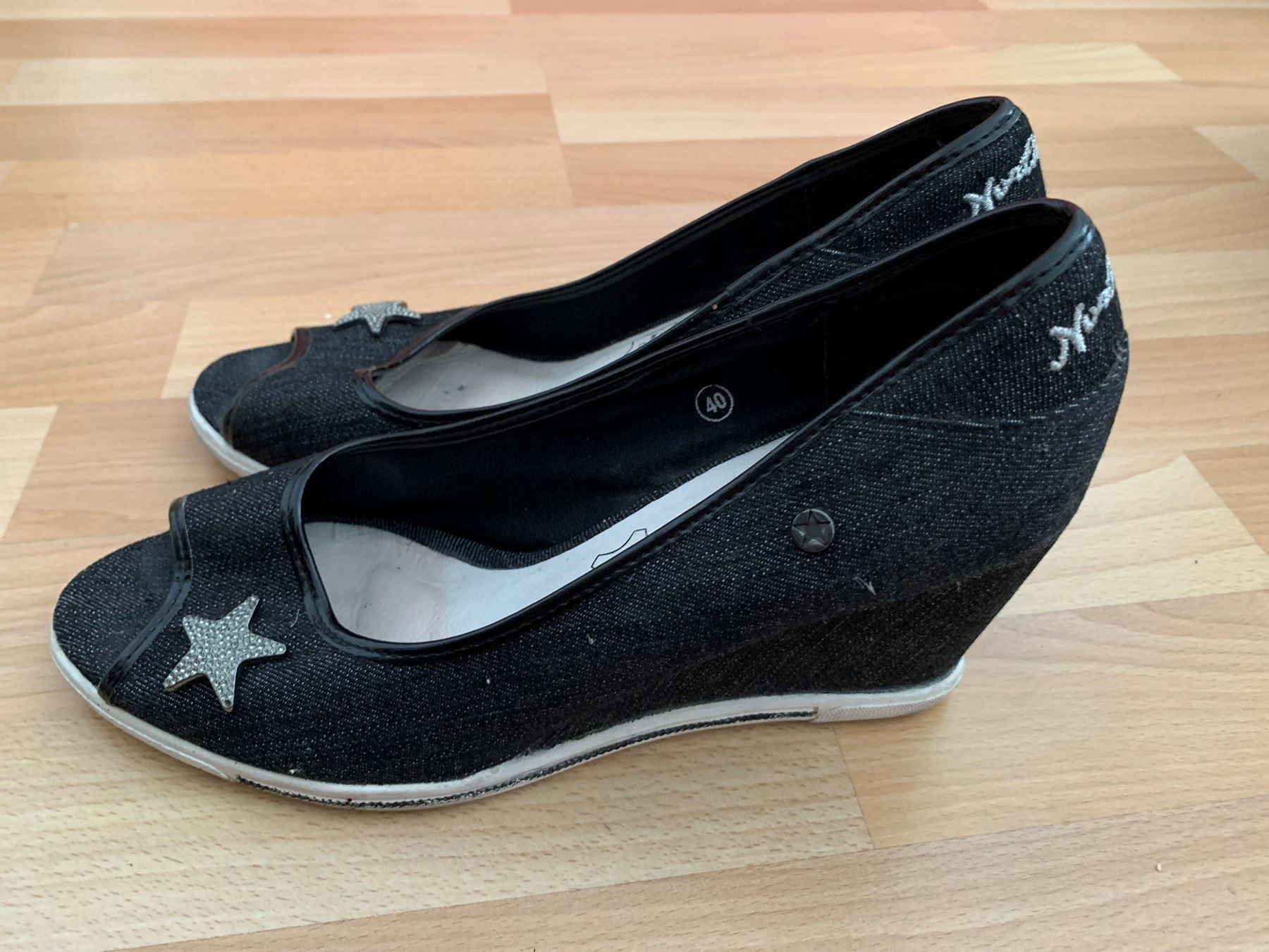 Scarpe da donna: Lässige Jeans Pumps – Usato da Thalwil venduto da Ulurusunset 1