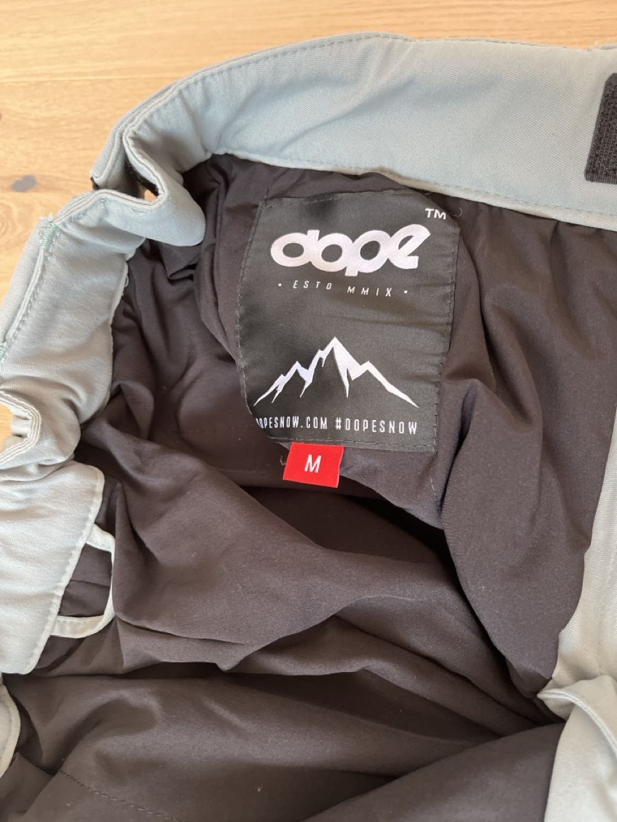 Ensembles & Tailleurs: Dope Snow Ski / Snowboard Jacke und Hose – Neuf (Voir description) à Kaisten par szi_r5kd 2