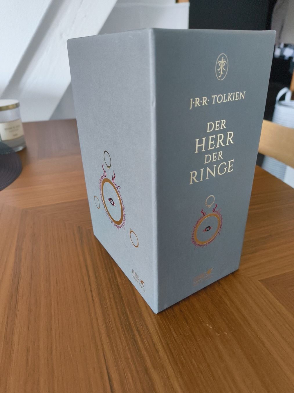 Libri: J.R.R. Tolkien Der Herr der Ringe Buchbox neuwertig – Nuovo (secondo la descrizione) da Luzern venduto da phi_w8tg 1
