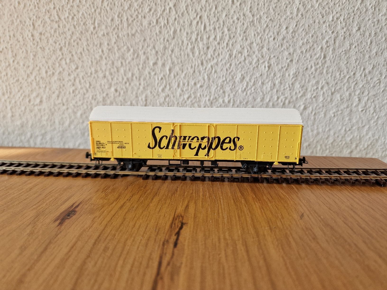 Lima Modelleisenbahnen: SBB Güterwagen Schweppes H0 – Gebraucht aus Matten b. Interlaken von lor_hr9w