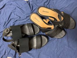 2 Paar Sandalen mit Absatz, Gr 38