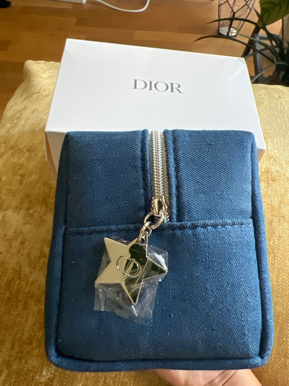 Dior Custodie per cosmetici: DIOR Kosmetiktäschchen Denim NEU – Usato da Uznach venduto da Ya_x7x6 2