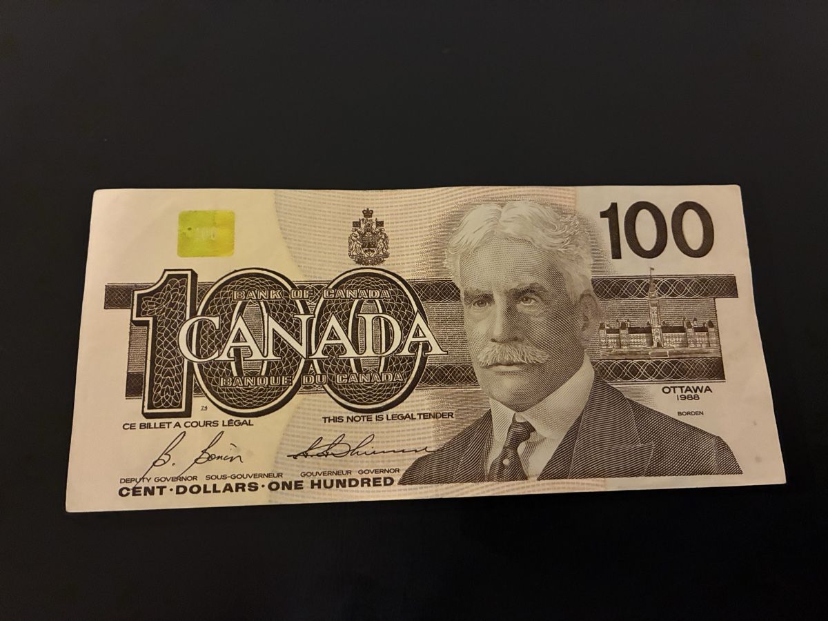 Banconote: 100 Dollar Banknote Canadian 1988 – Usato da Dällikon venduto da Woldbanknoten