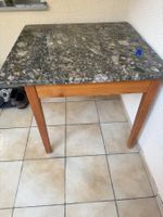 Tisch mit Marmorplatte ,Marmorplatte