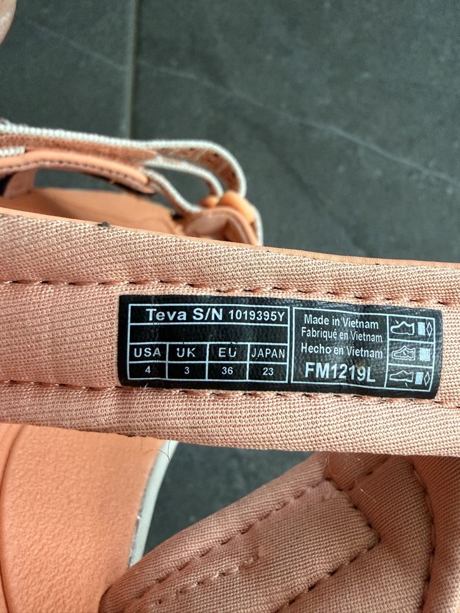 Teva Scarpe per ragazze: Sandaletten Teva Grösse 36 – Usato da Dübendorf venduto da Schnuffi04 3