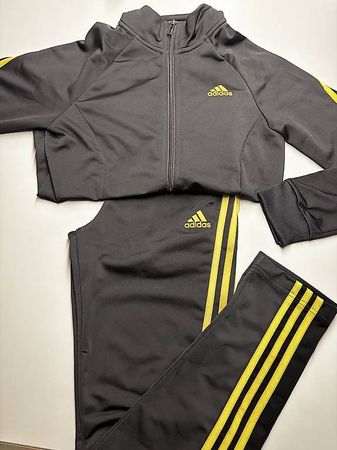 Leichter Adidas Trainingsanzug Grösse 164