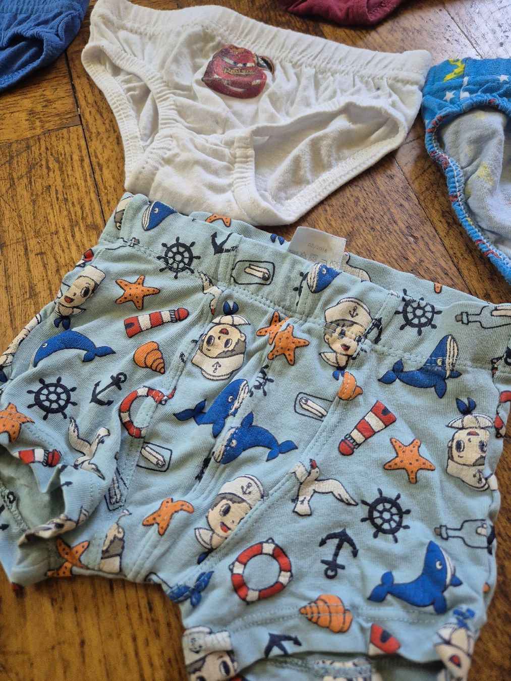 Lotti & Set di vestiti: Lot de 9 culottes enfant taille 92 – Usato da Yverdon-les-Bains venduto da somiou 2