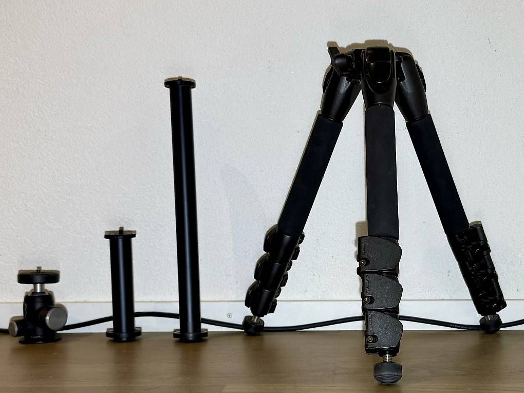 Treppiedi & Teste: Trépied MAGNESIT 522T + rotule MB2.1 – Usato da Porrentruy venduto da tlo_8hjq