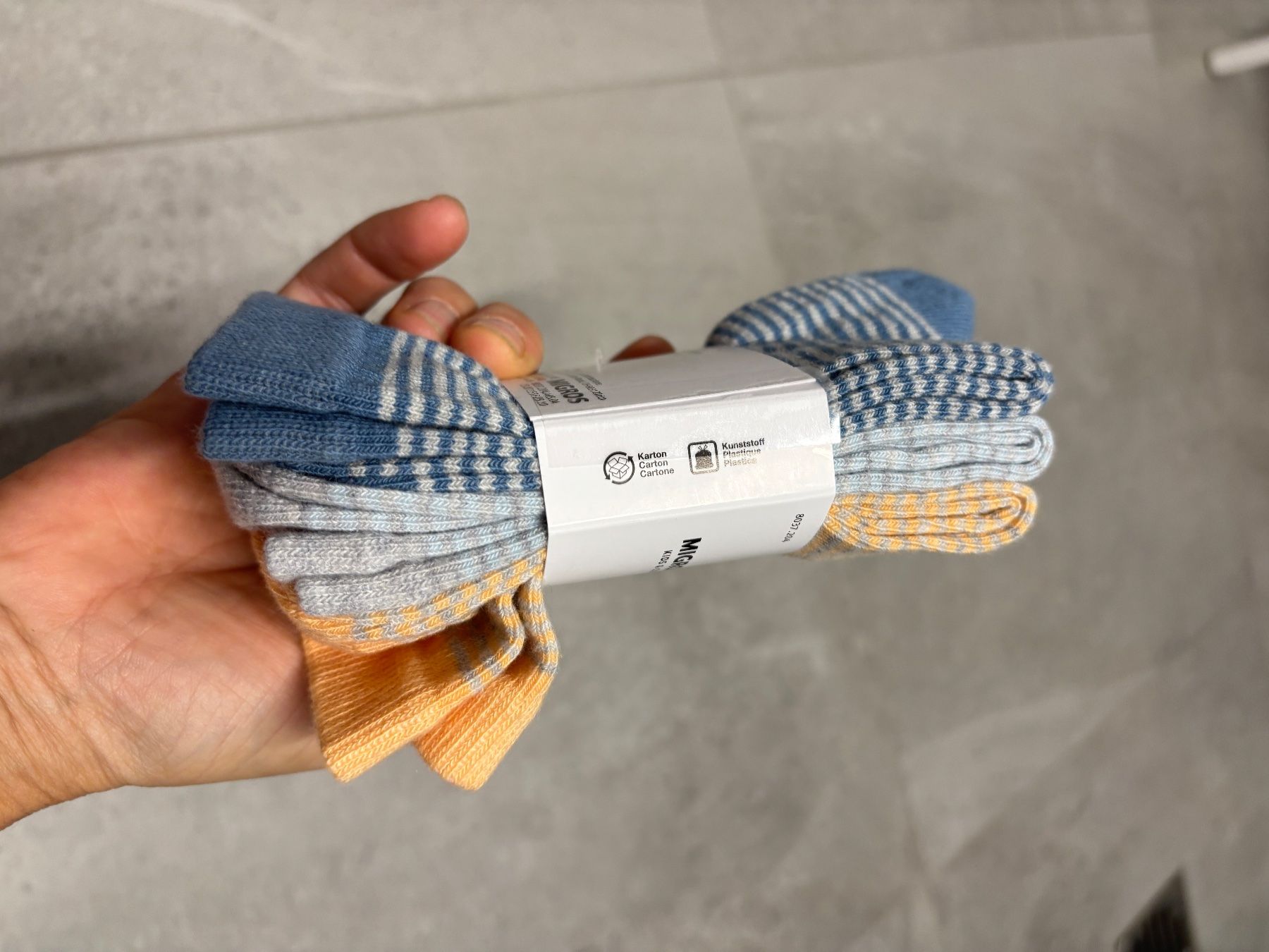 Calze per bambini: Chaussettes neuf 31 - 34 – Nuovo (secondo la descrizione) da Salvenach venduto da gwenwywar 1