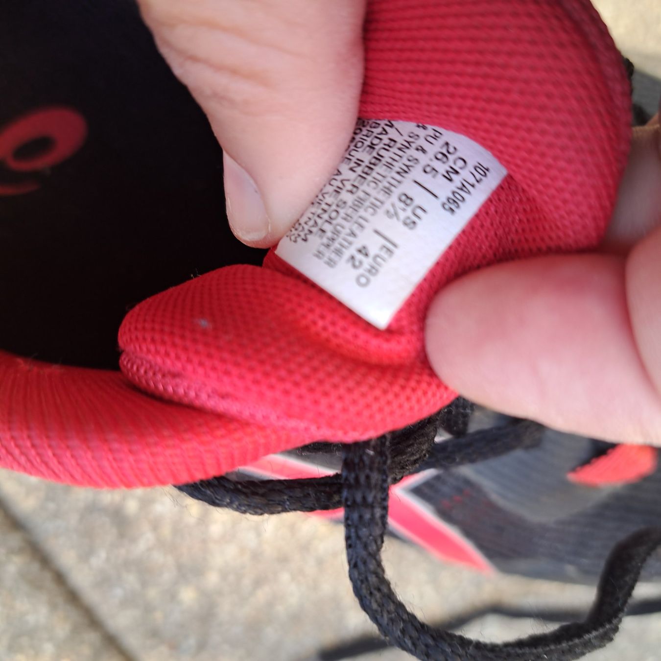 Asics Herrenschuhe: Laufeschuhe 42 – Gebraucht aus Unterentfelden von Miro-Lou 2