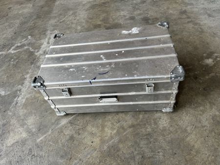 Aluminiumkoffer mit Griffen und Schlössern, gebraucht