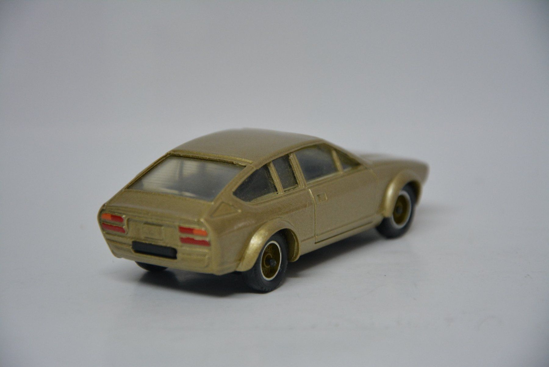 Alfa Romeo Modellini d'auto: Alfa Romeo Alfetta GTV 1980 , Solido , 1:43 – Usato da Goldach venduto da Feivel9 5