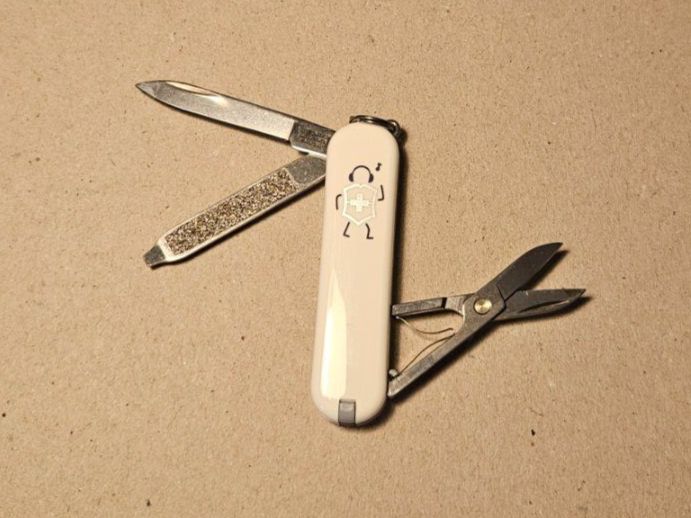 Victorinox Coltelli tascabile: Victorinox classic SD Rhythms – Nuovo e nell'imballaggio originale da Bogis-Bossey venduto da redharvest 1