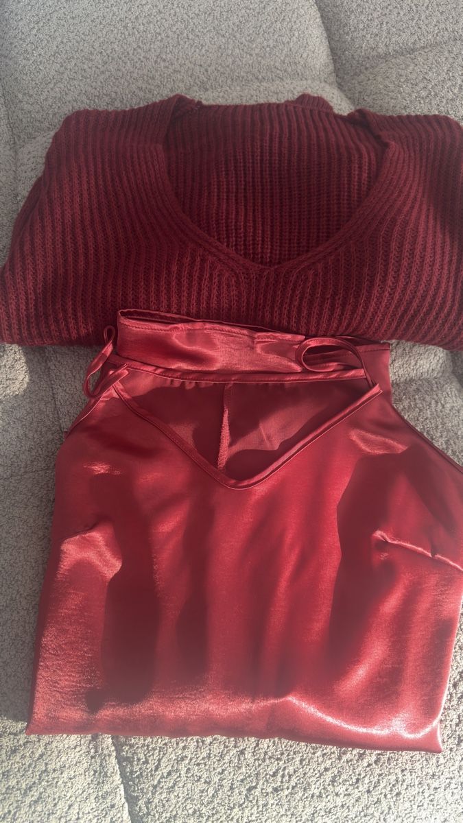 Kleider: Damen Midi Satinkleid mit Pullover  – Neu und originalverpackt aus Altendorf von Ro 5