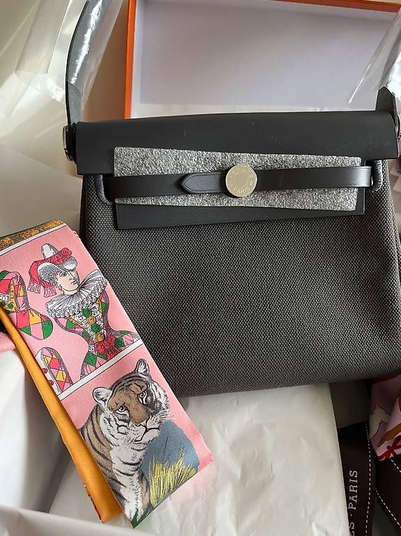 Hermès Borse: Sac Hermès Herbag Mini 20 cm  Neuf – Usato da Genève venduto da mal_gg8l 2