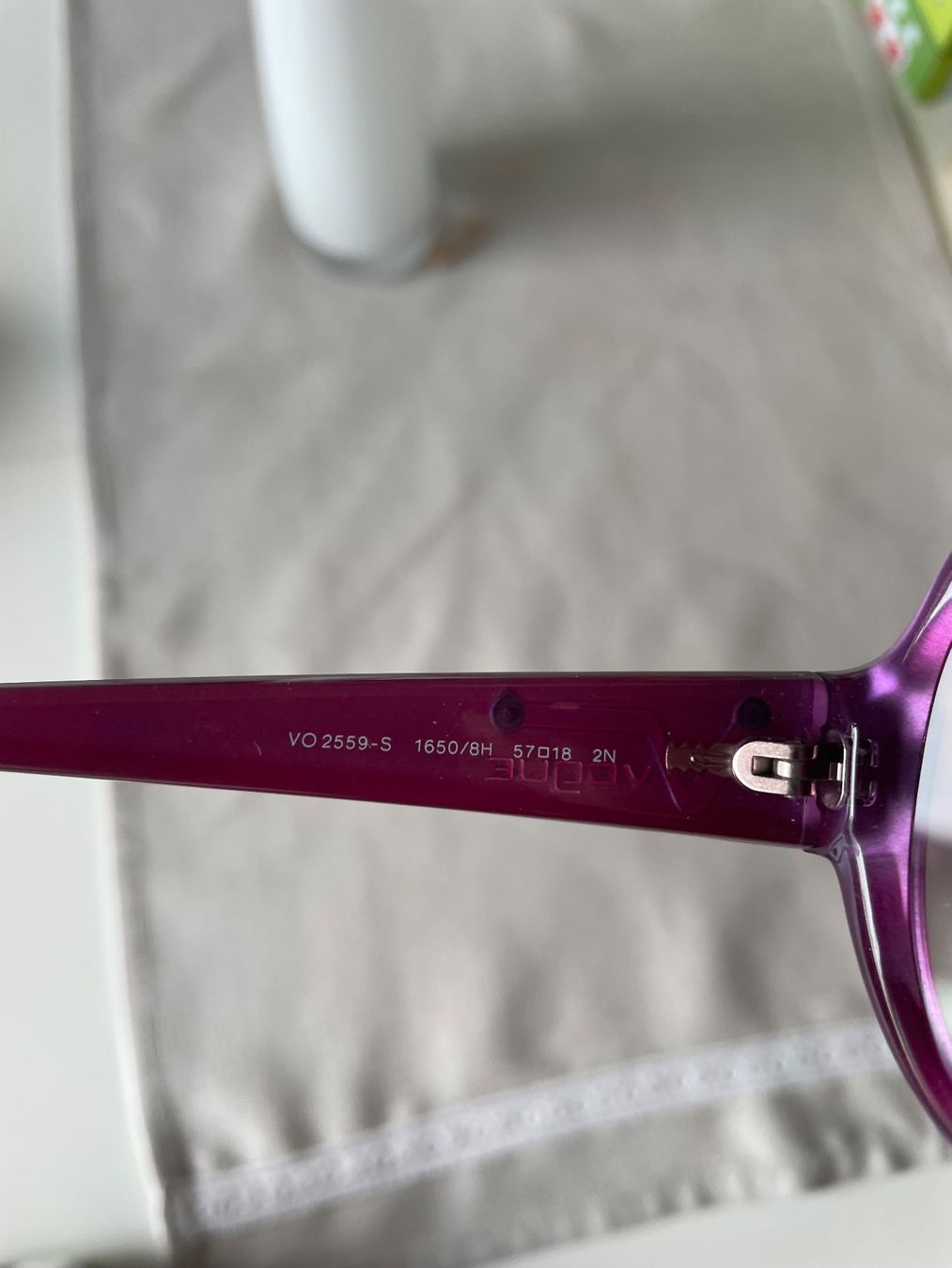 Occhiali & Lenti: Lunettes de soleil Vogue – Nuovo (secondo la descrizione) da Genève venduto da sca_j5cs 2