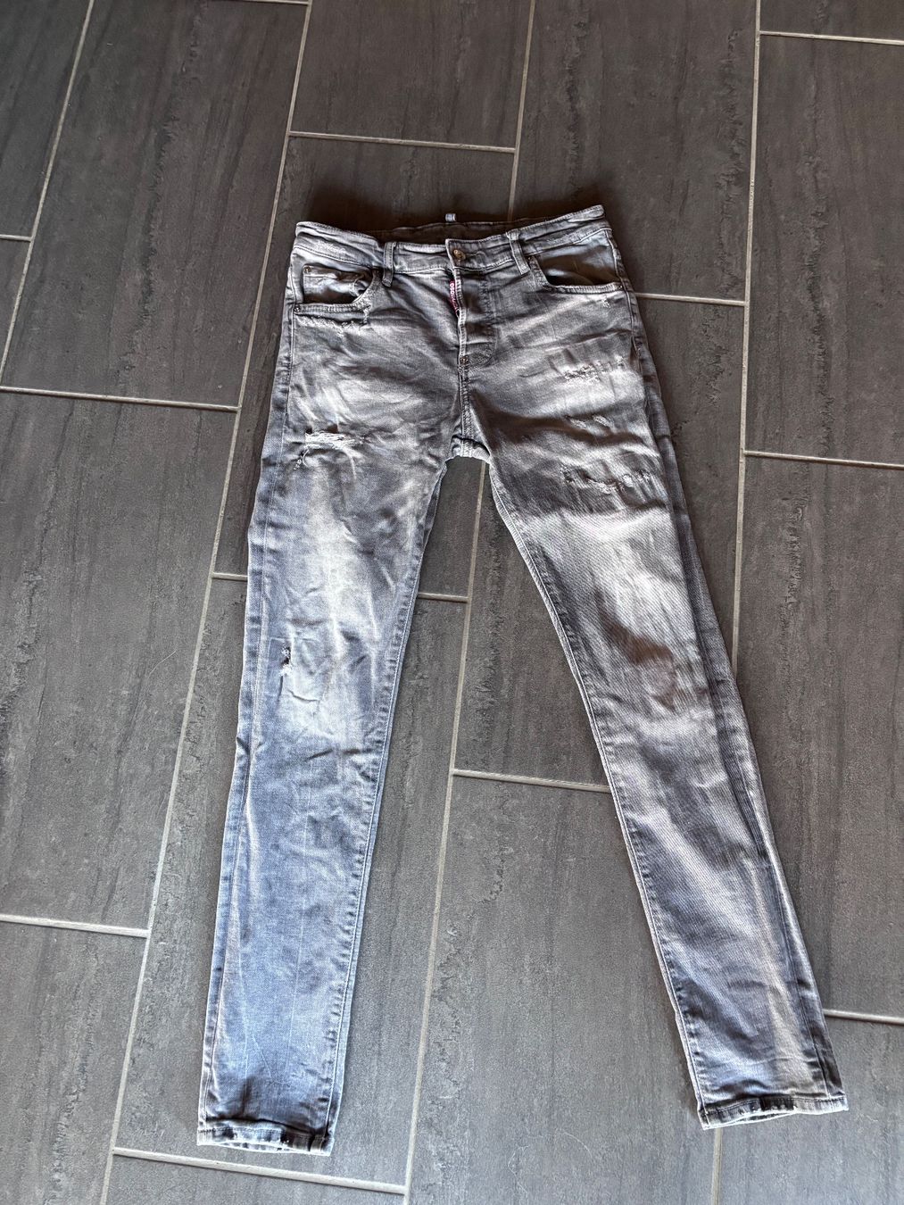 Dsquared2 Jeans: Trio jeans Dsquared2 en 46 – Usato da Martigny venduto da Sessalie 1