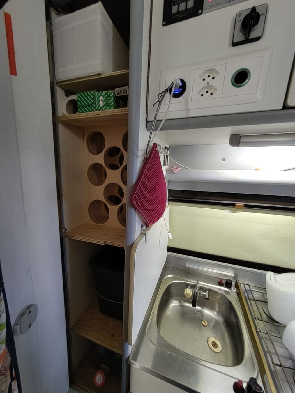 Renault Veicoli da campeggio: Renault Trafic Camper – Usato da Brittnau venduto da Kwatschkopf 5