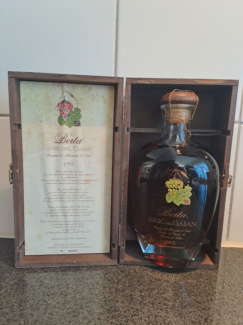 Berta Spirituosen: Berta Grappa BRICDELGAIAN 1991 mit OHK – Neu und originalverpackt aus Elsau von Kellerraeumung