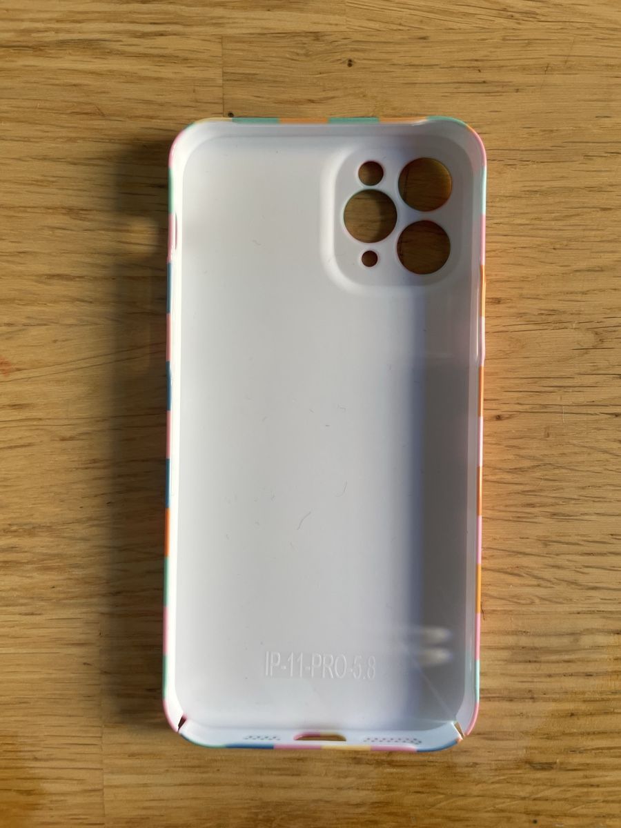 Coques & Protection écran: iPhone 11 Pro Hülle Fourre – Neuf avec emballage d'origine à Lausanne par Balthaaaa 1