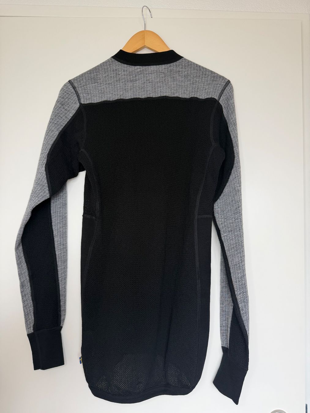 Fjällräven Pullover & Sweatshirts: Fjällräven Bergtagen Woolmesh WollPullover Gr.M – Gebraucht aus Buchs SG von VintageHomeCH 1