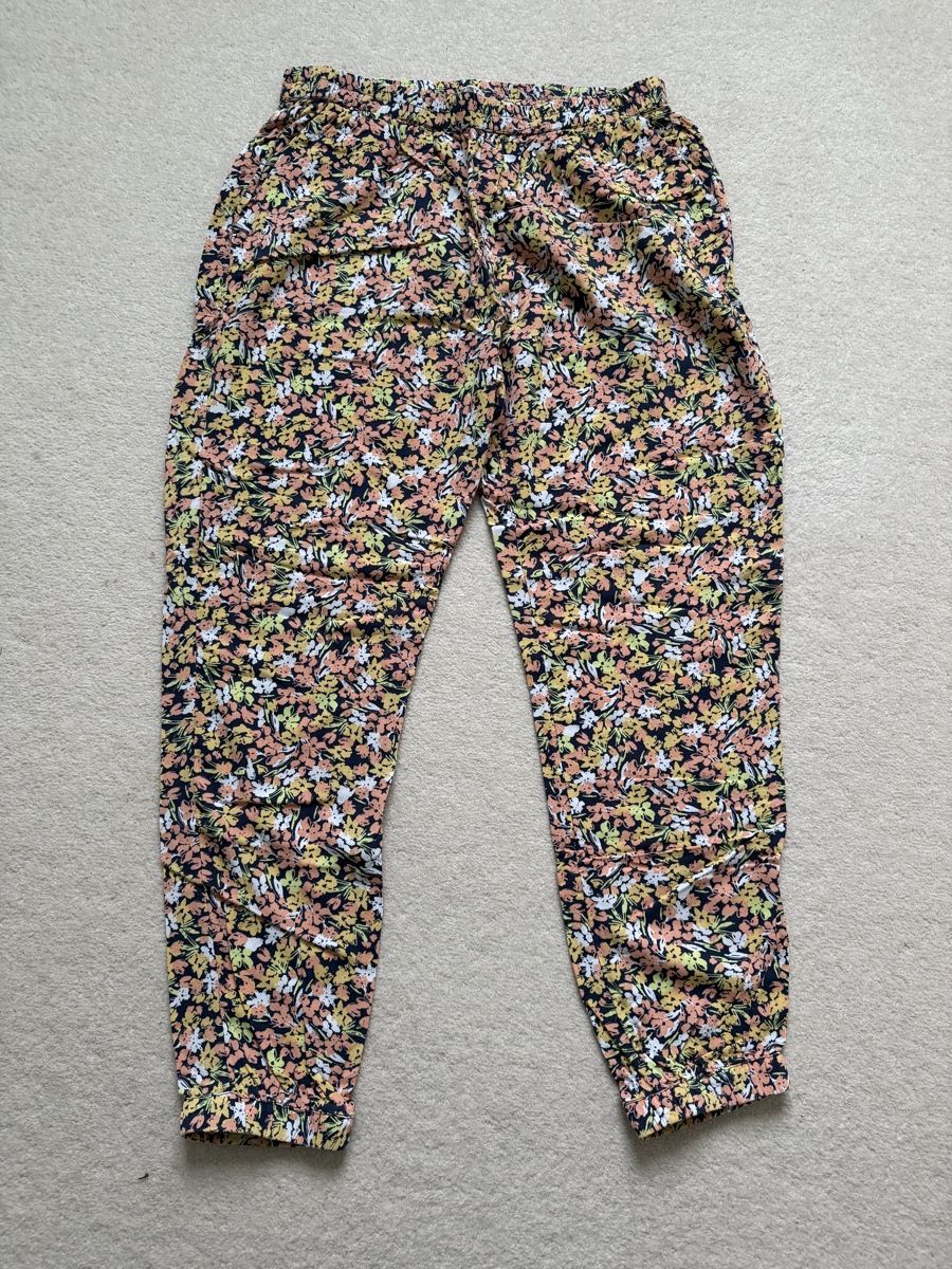 Roxy Pantaloni: Sommerhose Roxy – Usato da Ebnat-Kappel venduto da Hoelzli5