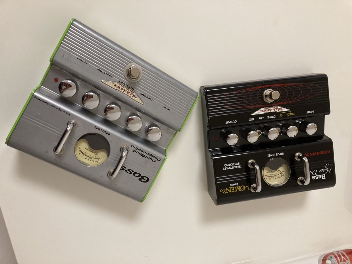 Strumenti musicali: Ashdown bass guitar effekt hyper drive lomenzo compression – Usato da Minusio venduto da Bolix
