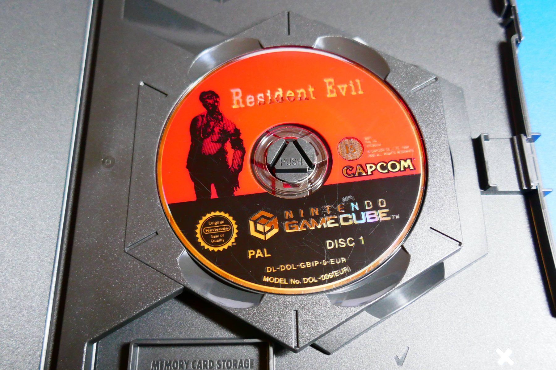 Nintendo Giochi: Resident Evil - Nintendo GameCube – Usato da Vuarrens venduto da Espace-Retro 2