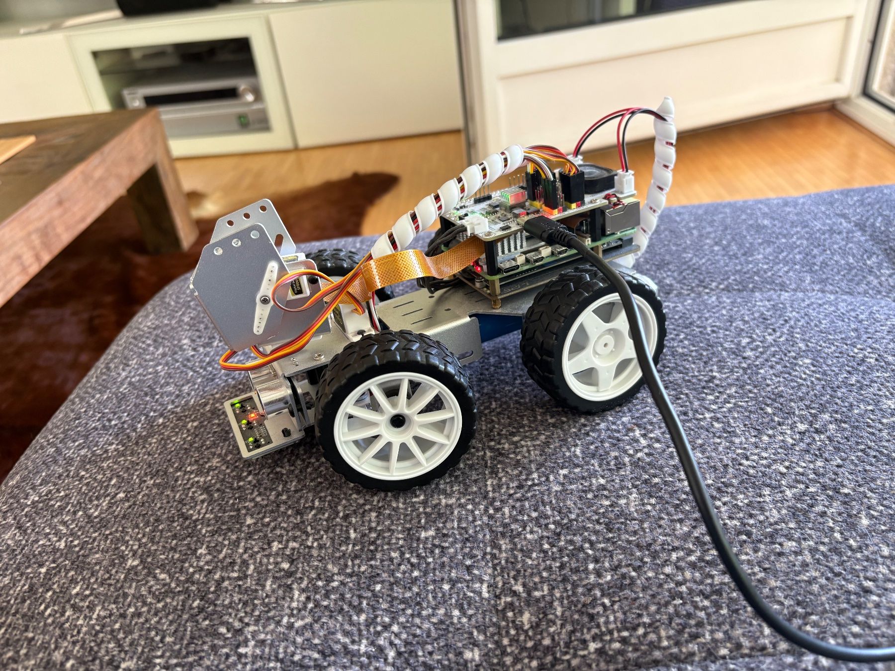 Raspberry Pi PC: SunFounder PiCar-X KI-Roboterauto mit Raspberry Pi 5 8 GB – Nuovo (secondo la descrizione) da Dübendorf venduto da rogcol