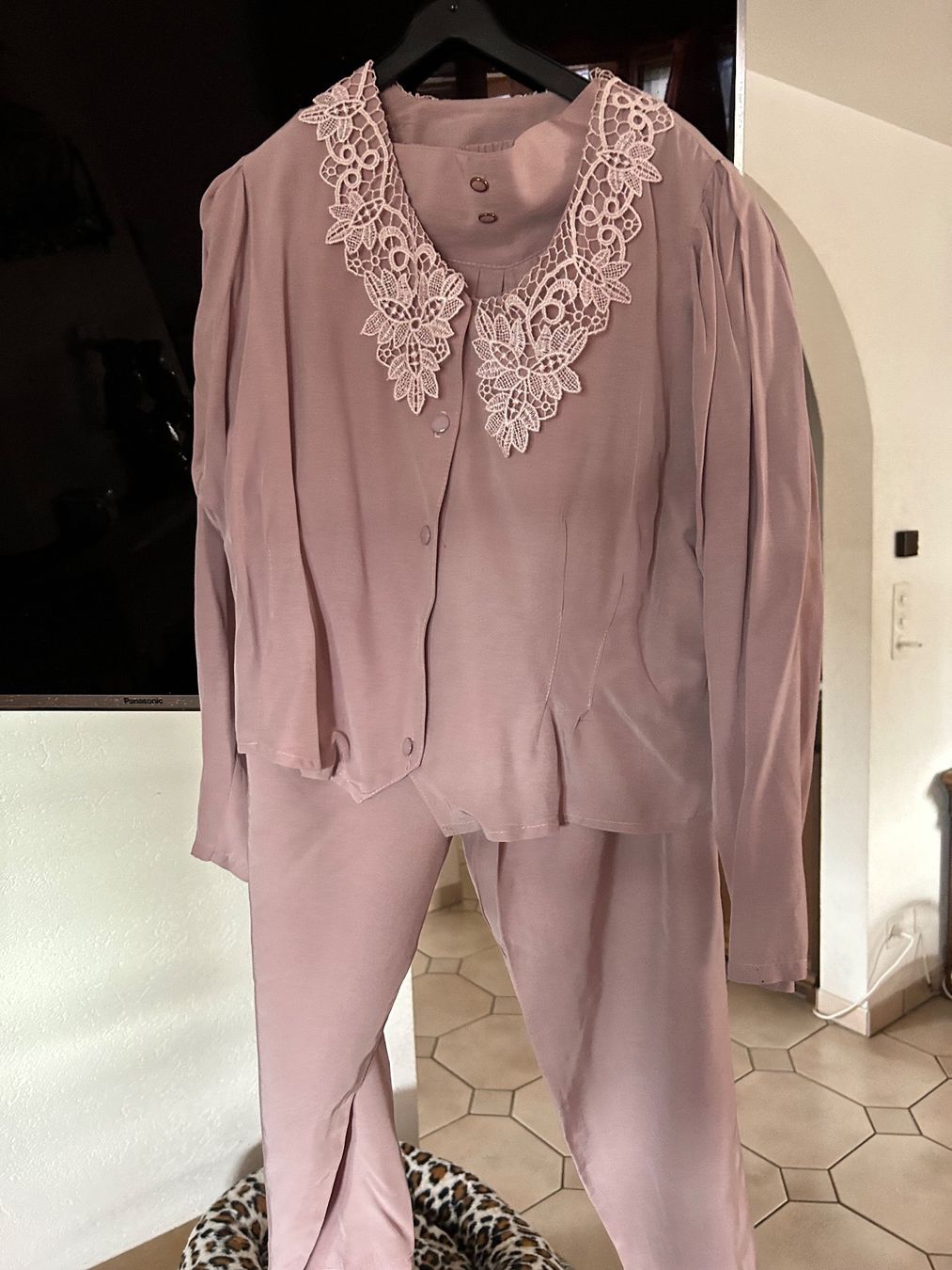 Completi & Tailleur: Ensemble dame – Usato da Montsevelier venduto da Batson