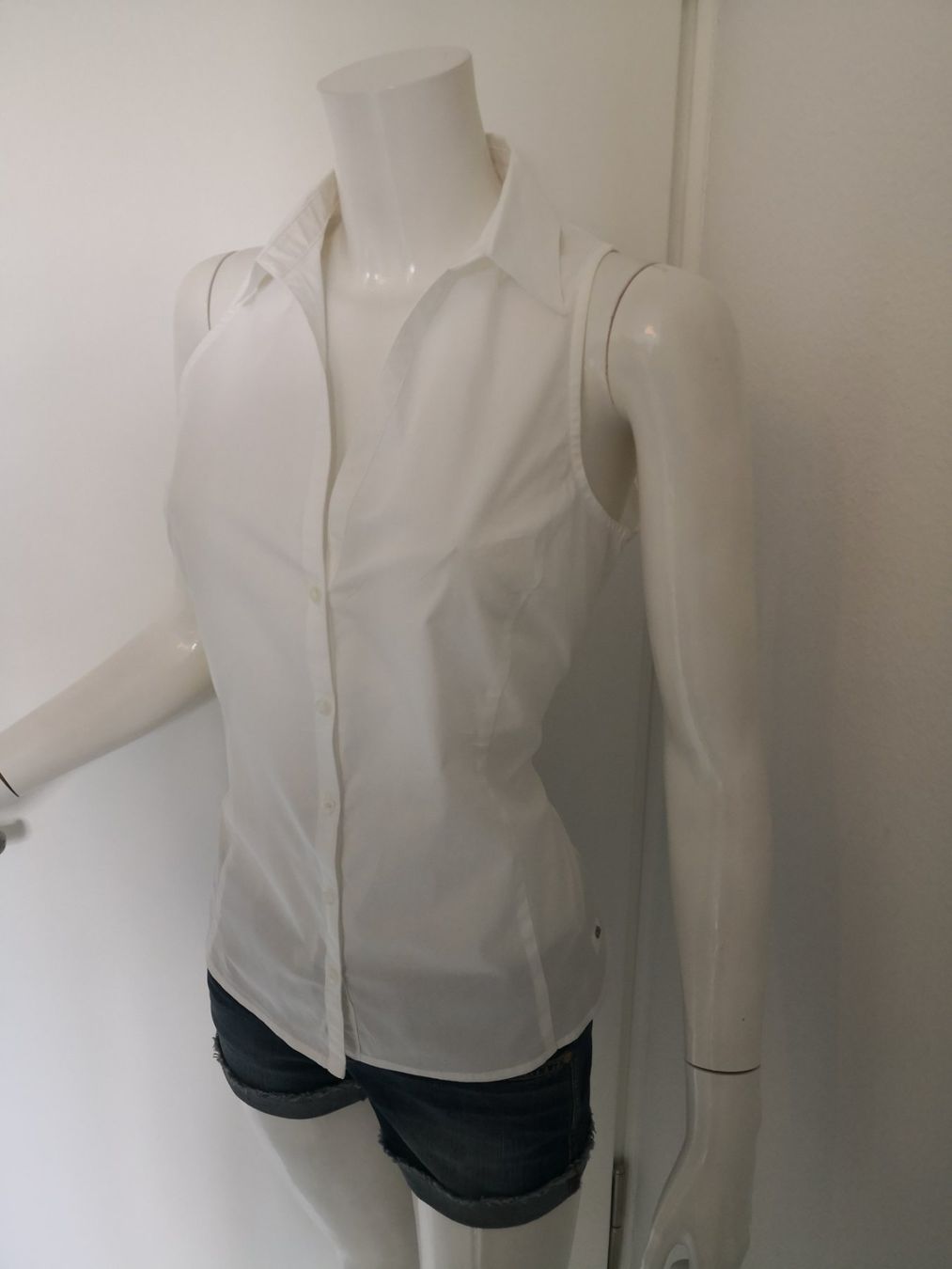 Mango Camicette: 🤩MANGO ÄRMELLOSE BLUSE WEISS & KRAGEN – Nuovo (secondo la descrizione) da Olten venduto da Naja-Twins-Twins 9