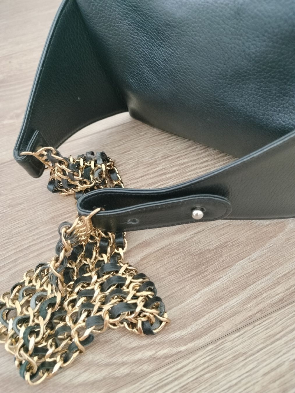 Mcm Taschen: MCM Bauchtasche Schwarz Gold Kette – Gebraucht aus Meinier von hwe_zky5 3