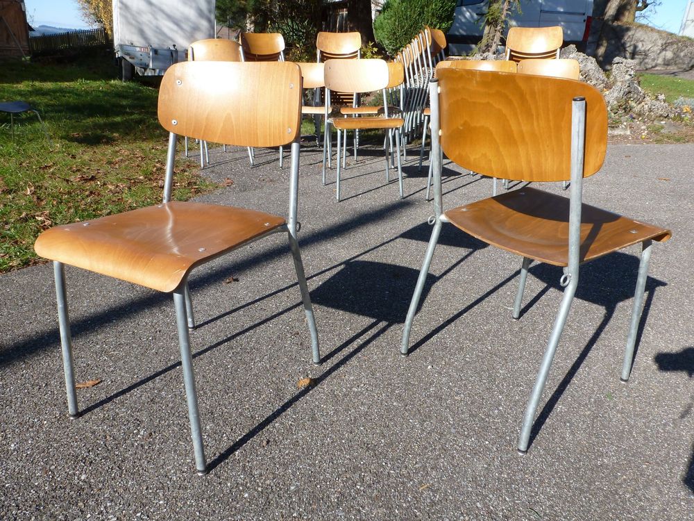 100 Stapelstuhle Gebraucht