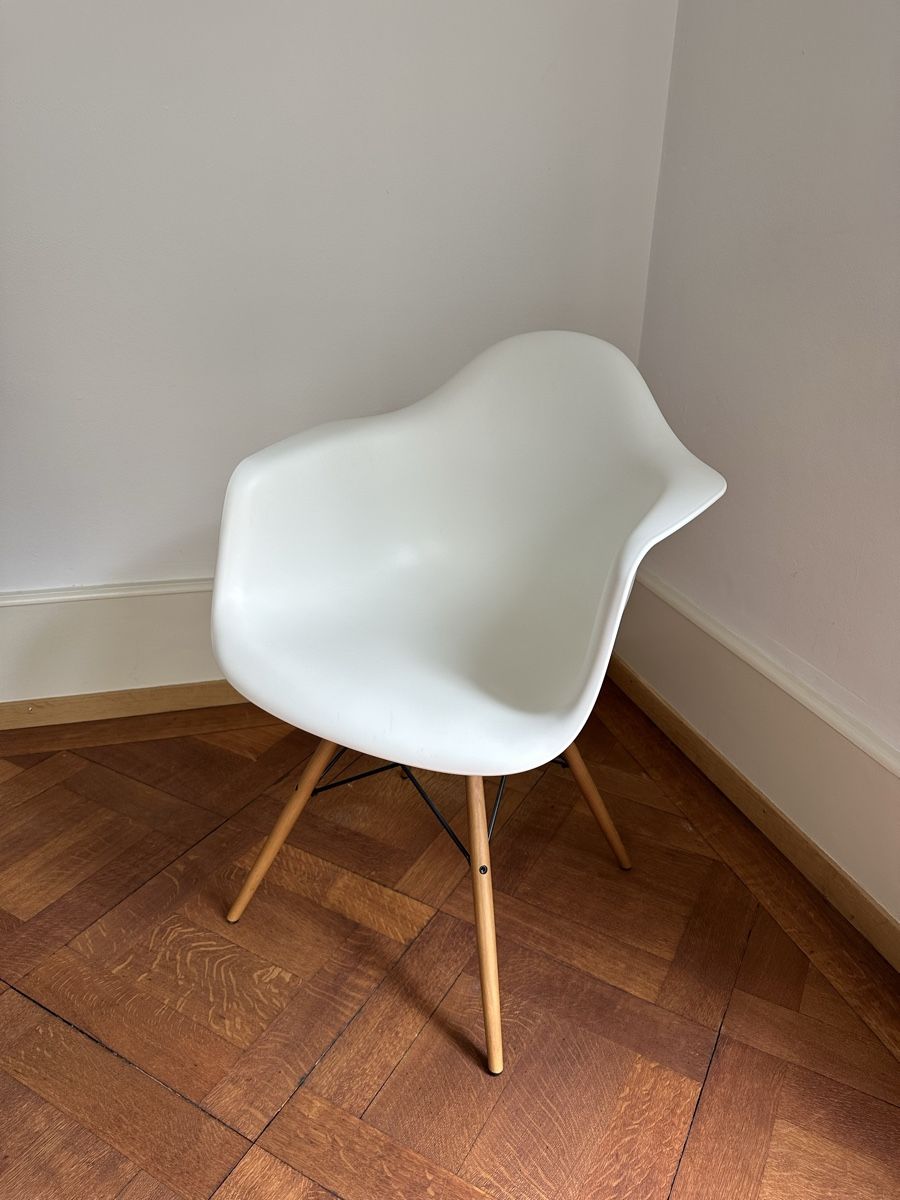 Eames Stühle: Eames Plastic Armchair RE DAW Stuhl – Neu (gemäss Beschreibung) aus Bern von din_jvc9 2