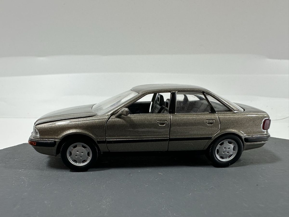 Audi Modellini d'auto: Audi 80 1:43, SCHABAK MODELL – Usato da Zofingen venduto da rf9_x2xt 2